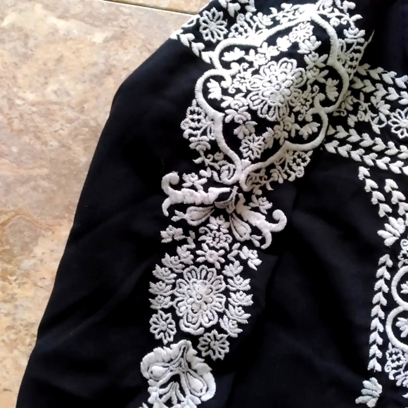 Abercrombie & Fitch Embroidered Long Sleeve Tunic Dress, size Large - Picture 3 of 7